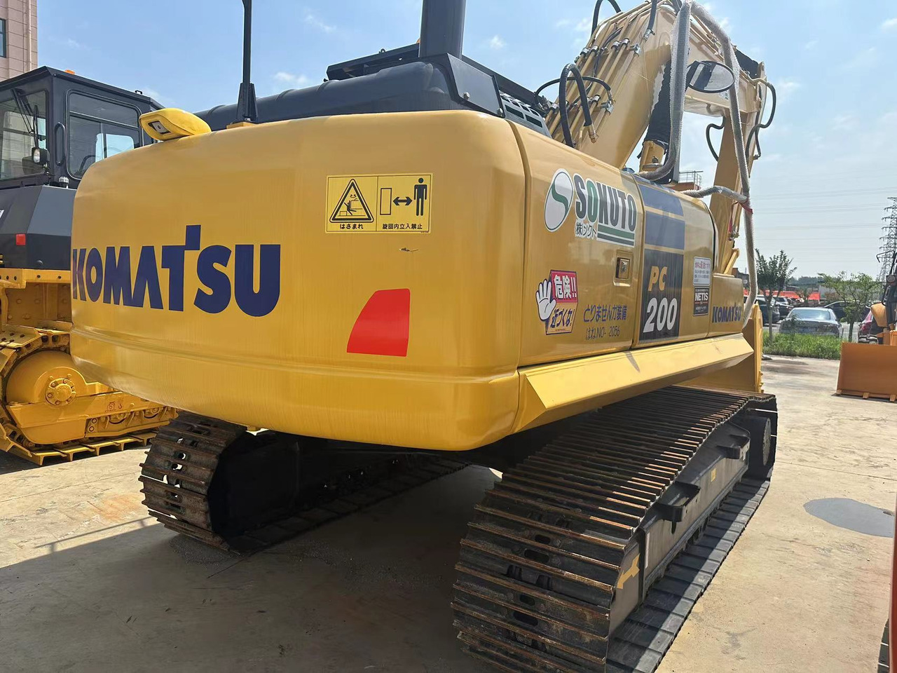 KOMATSU PC200-8N1 - Ekskavator perayap: gambar 4 KOMATSU PC200-8N1 - Ekskavator perayap: gambar 4
