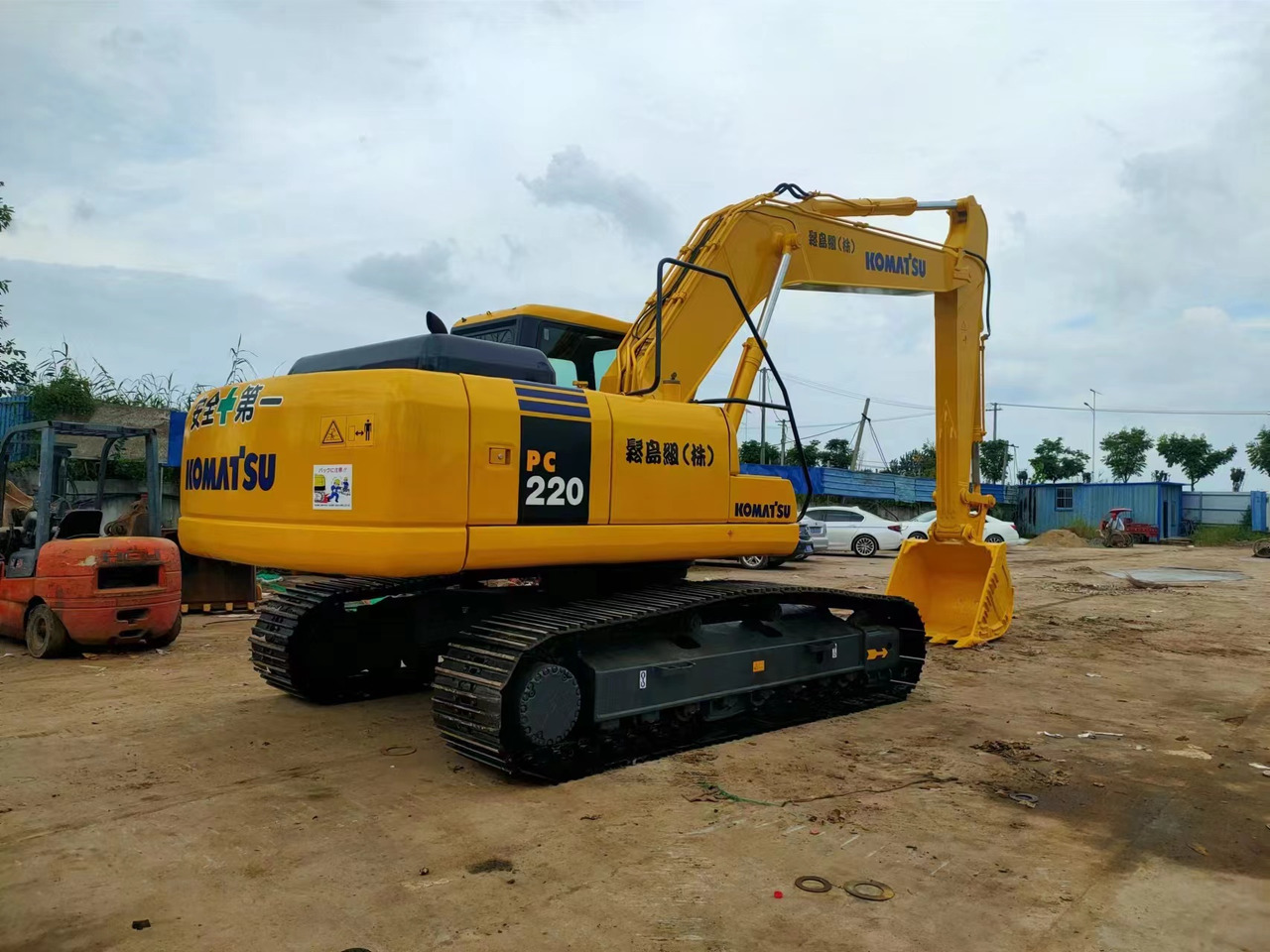 KOMATSU PC220-7 - Ekskavator perayap: gambar 3 KOMATSU PC220-7 - Ekskavator perayap: gambar 3