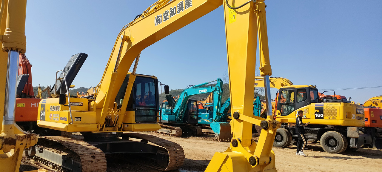 KOMATSU PC240-8 - Ekskavator perayap: gambar 3 KOMATSU PC240-8 - Ekskavator perayap: gambar 3