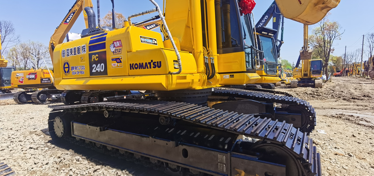 KOMATSU PC240-8 - Ekskavator perayap: gambar 3 KOMATSU PC240-8 - Ekskavator perayap: gambar 3