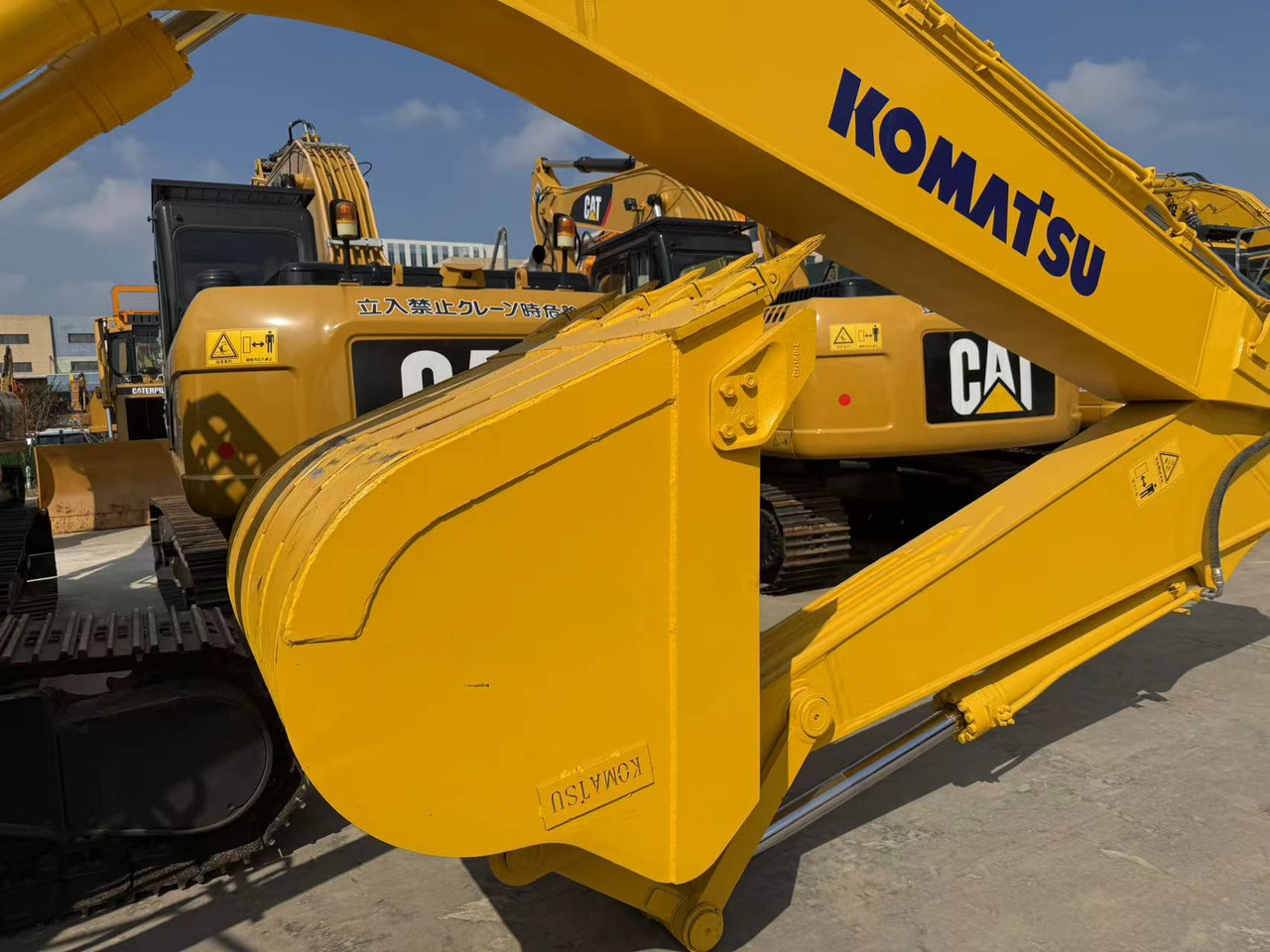 KOMATSU PC300-8 - Ekskavator perayap: gambar 5 KOMATSU PC300-8 - Ekskavator perayap: gambar 5