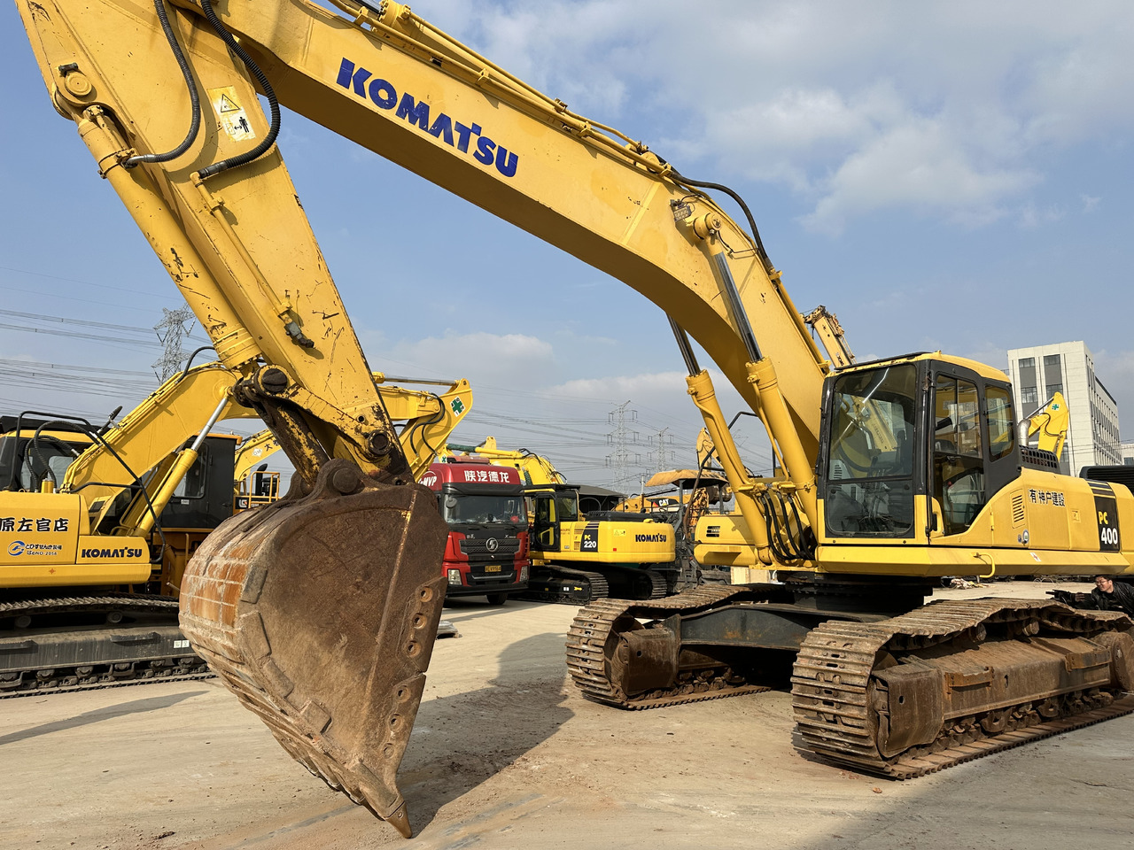 KOMATSU PC400-7 - Ekskavator perayap: gambar 1 KOMATSU PC400-7 - Ekskavator perayap: gambar 1