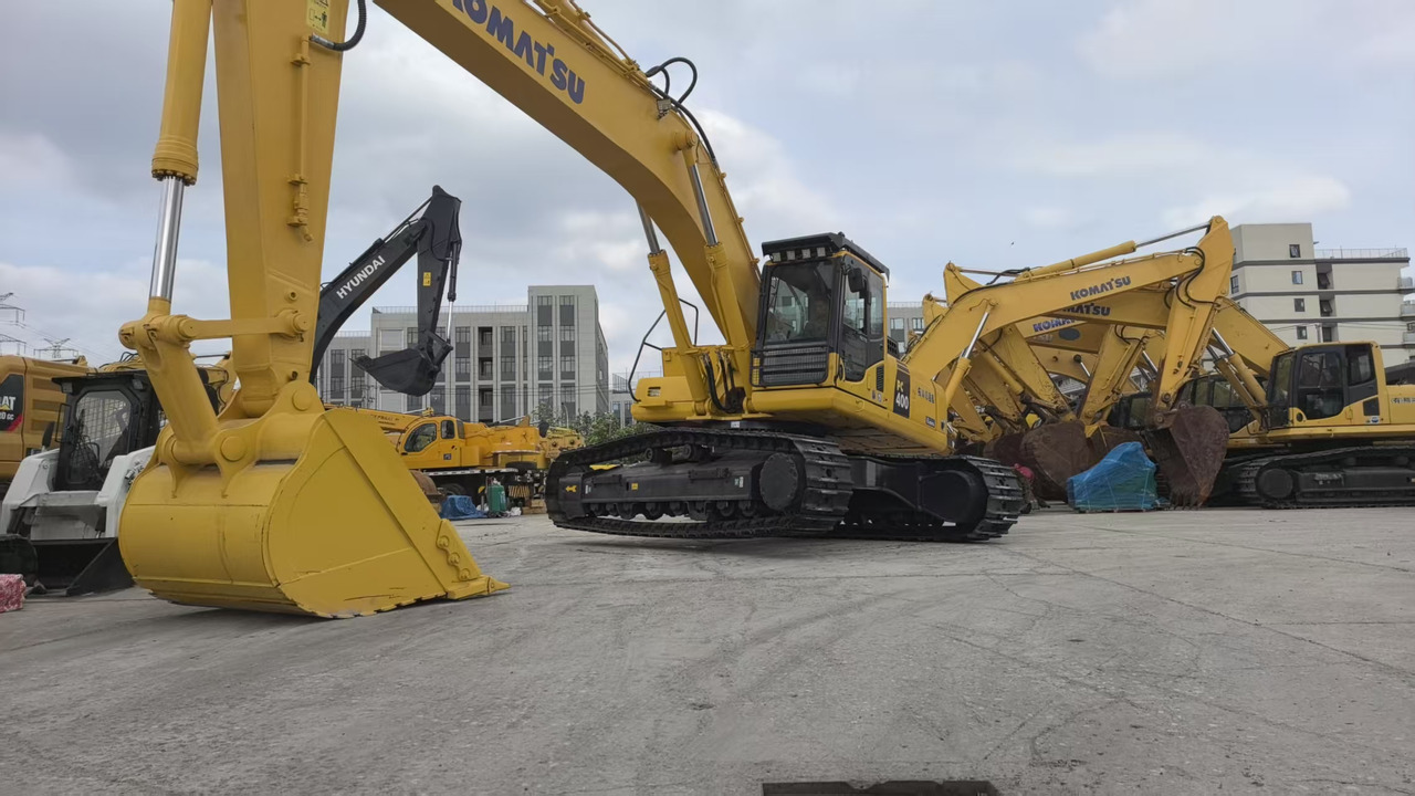 KOMATSU PC400-8 - Ekskavator perayap: gambar 2 KOMATSU PC400-8 - Ekskavator perayap: gambar 2