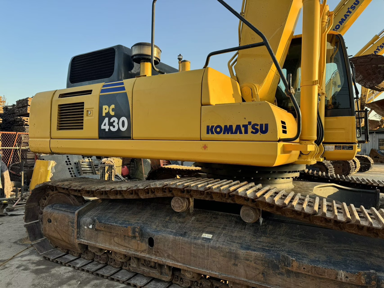 KOMATSU PC430-8 - Ekskavator perayap: gambar 3 KOMATSU PC430-8 - Ekskavator perayap: gambar 3