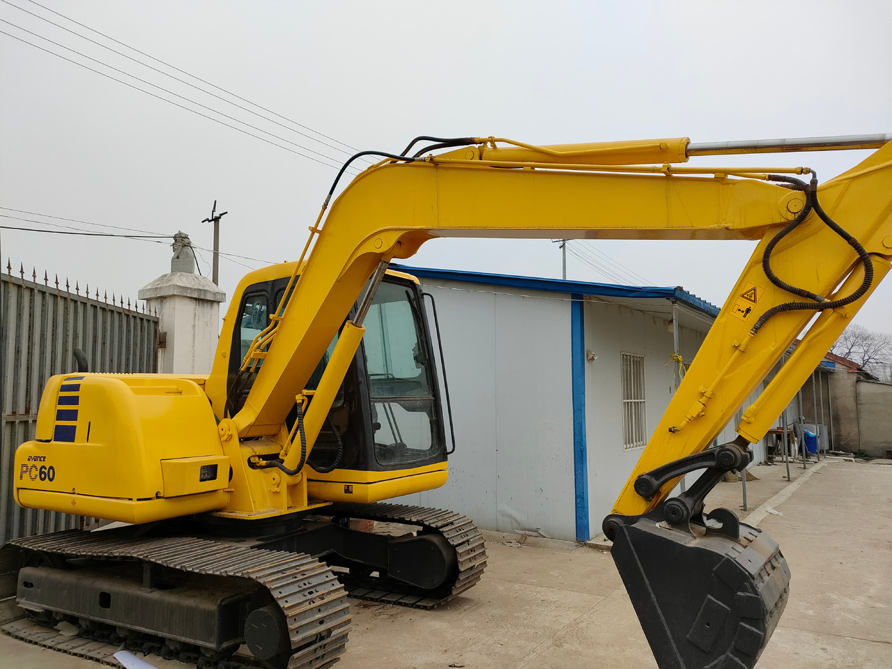 KOMATSU PC60-7 - Ekskavator perayap: gambar 2 KOMATSU PC60-7 - Ekskavator perayap: gambar 2