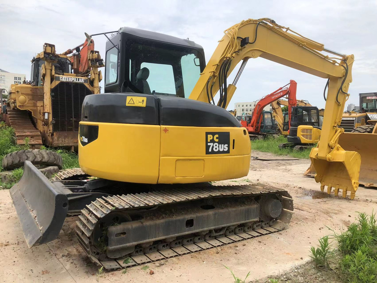 KOMATSU PC70-8 - Ekskavator mini: gambar 1 KOMATSU PC70-8 - Ekskavator mini: gambar 1