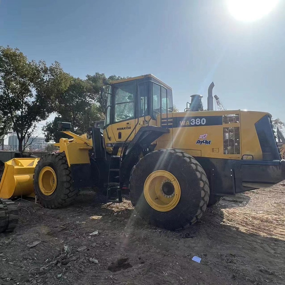 KOMATSU WA380-6 - Wheel loader: gambar 1 KOMATSU WA380-6 - Wheel loader: gambar 1