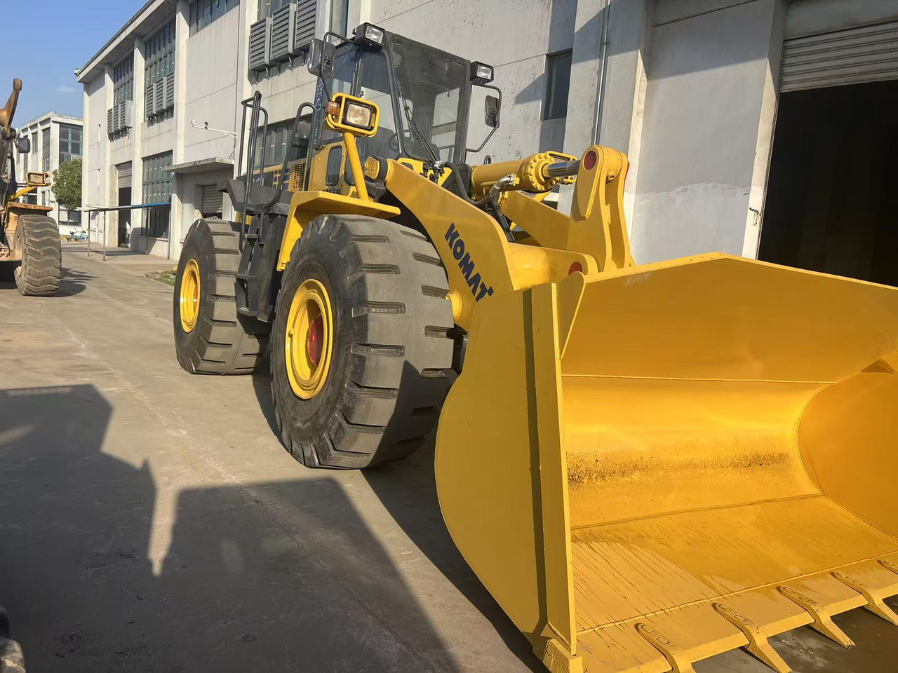 KOMATSU WA470-3 - Wheel loader: gambar 3 KOMATSU WA470-3 - Wheel loader: gambar 3