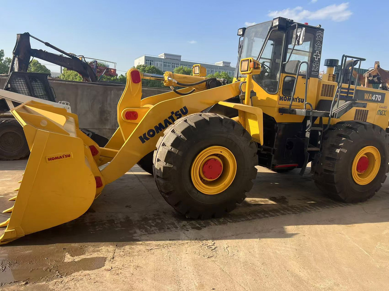 KOMATSU WA470-3 - Wheel loader: gambar 1 KOMATSU WA470-3 - Wheel loader: gambar 1