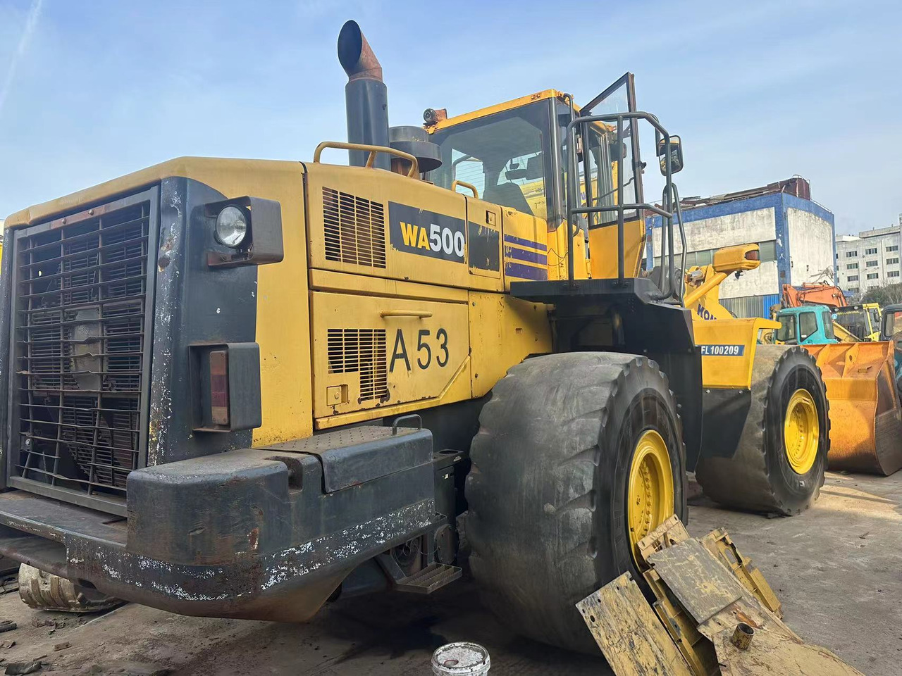 KOMATSU WA500-3 - Wheel loader: gambar 1 KOMATSU WA500-3 - Wheel loader: gambar 1
