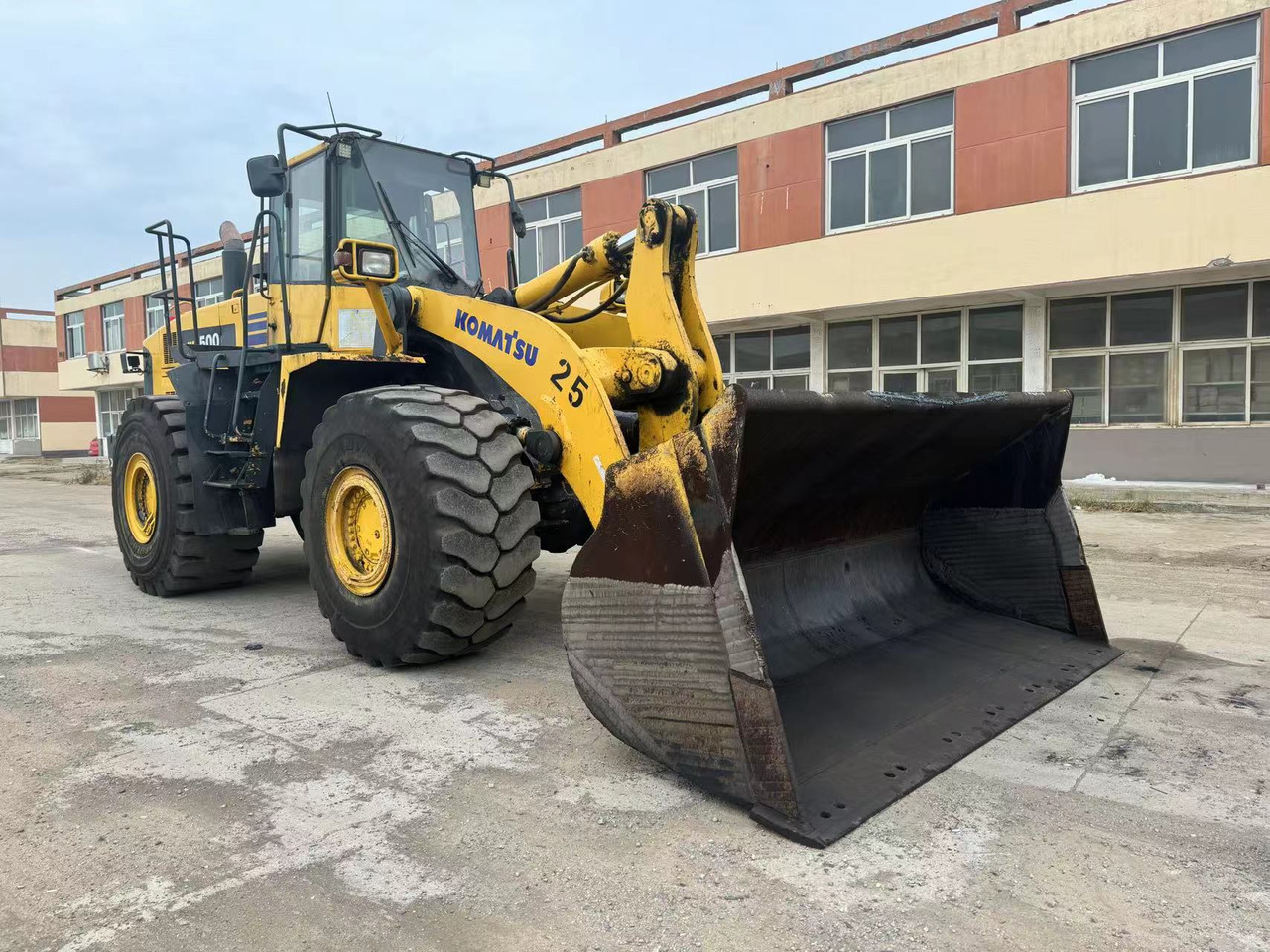 KOMATSU WA500-6 - Wheel loader: gambar 5 KOMATSU WA500-6 - Wheel loader: gambar 5