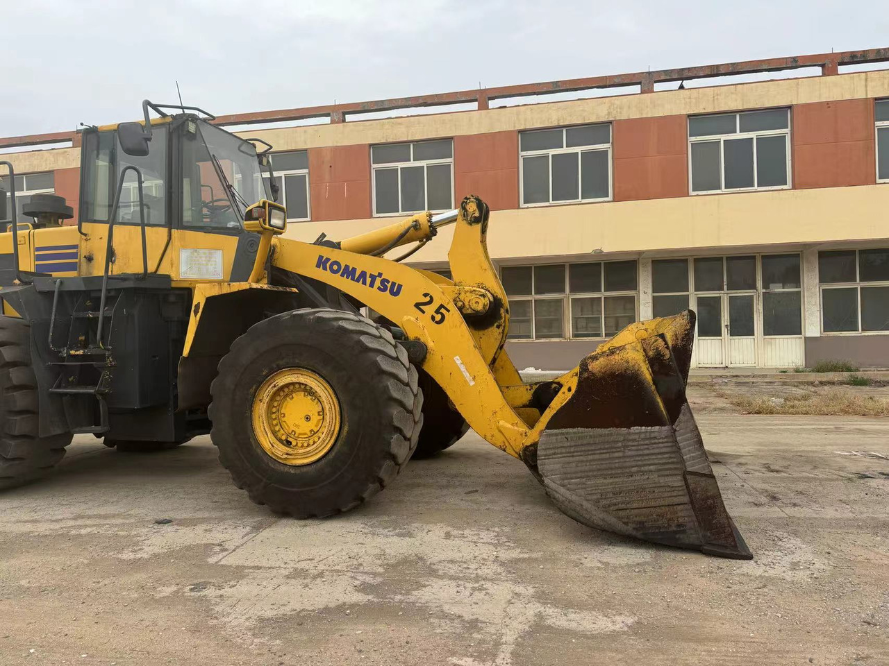 KOMATSU WA500-6 - Wheel loader: gambar 3 KOMATSU WA500-6 - Wheel loader: gambar 3