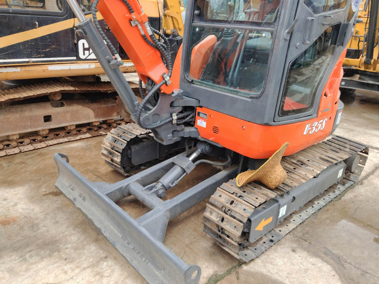 KUBOTA U35 - Ekskavator mini: gambar 2 KUBOTA U35 - Ekskavator mini: gambar 2