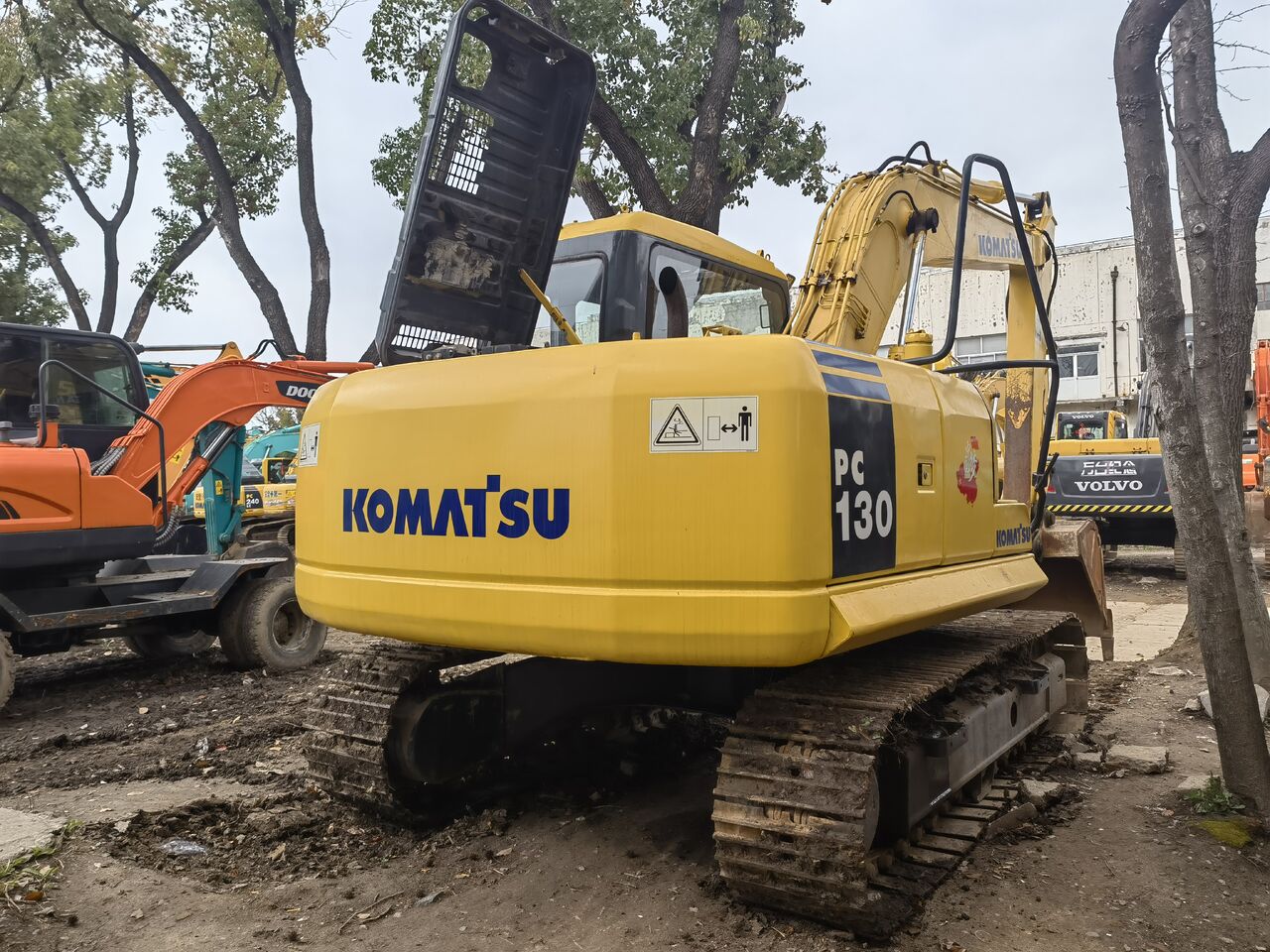 Komatsu PC130-7 - Ekskavator: gambar 3 Komatsu PC130-7 - Ekskavator: gambar 3