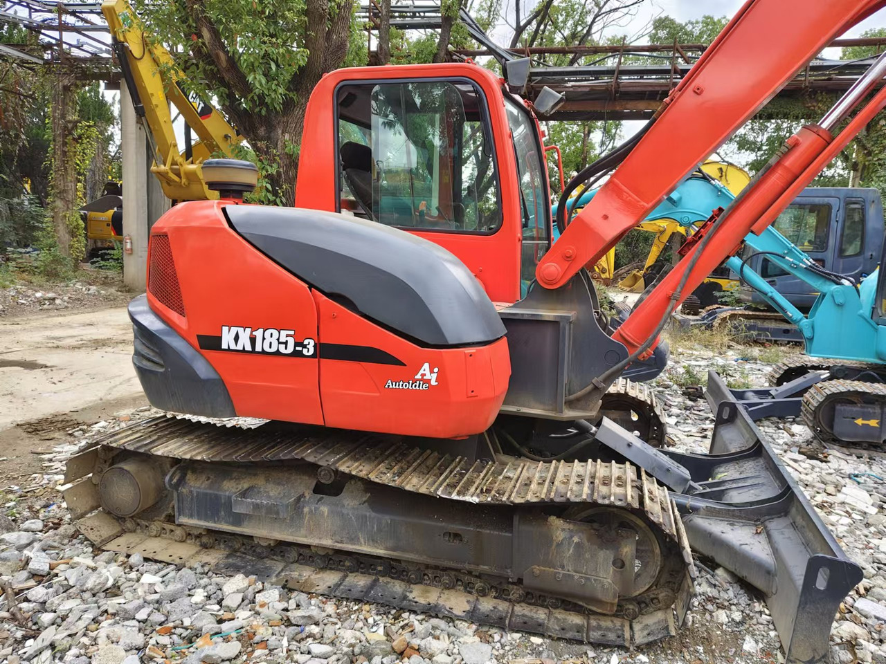Kubota KX185-3 - Ekskavator perayap: gambar 5 Kubota KX185-3 - Ekskavator perayap: gambar 5