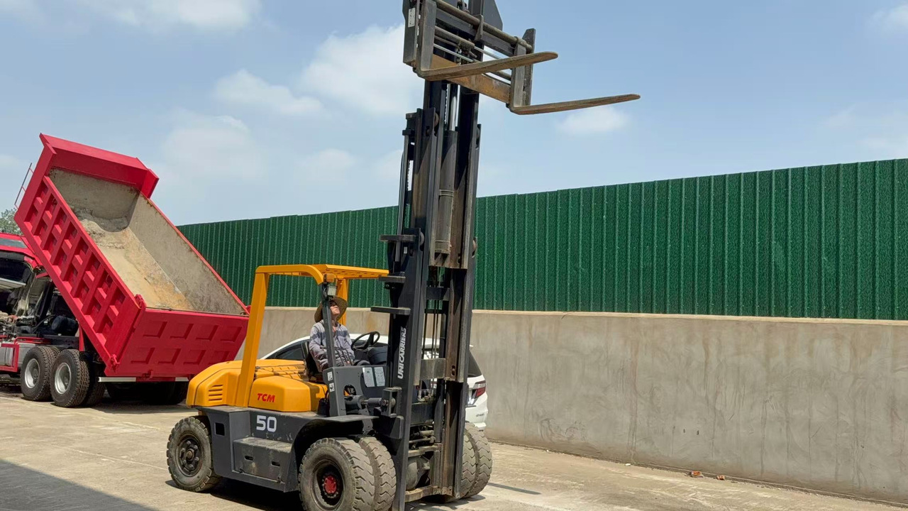 TCM FD50 - Scissor lifts: gambar 3 TCM FD50 - Scissor lifts: gambar 3