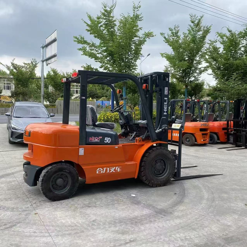 TOYOTA 50 - Forklift diesel: gambar 1 TOYOTA 50 - Forklift diesel: gambar 1