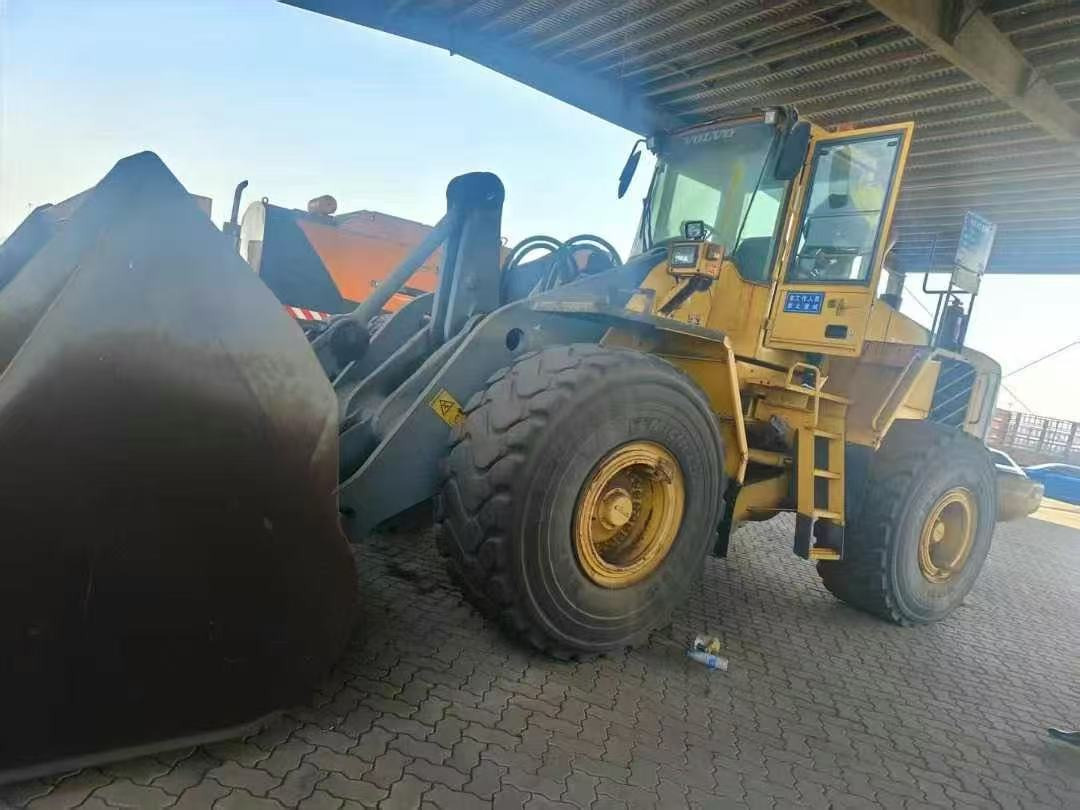 VOLVO L180E - Wheel loader: gambar 3 VOLVO L180E - Wheel loader: gambar 3