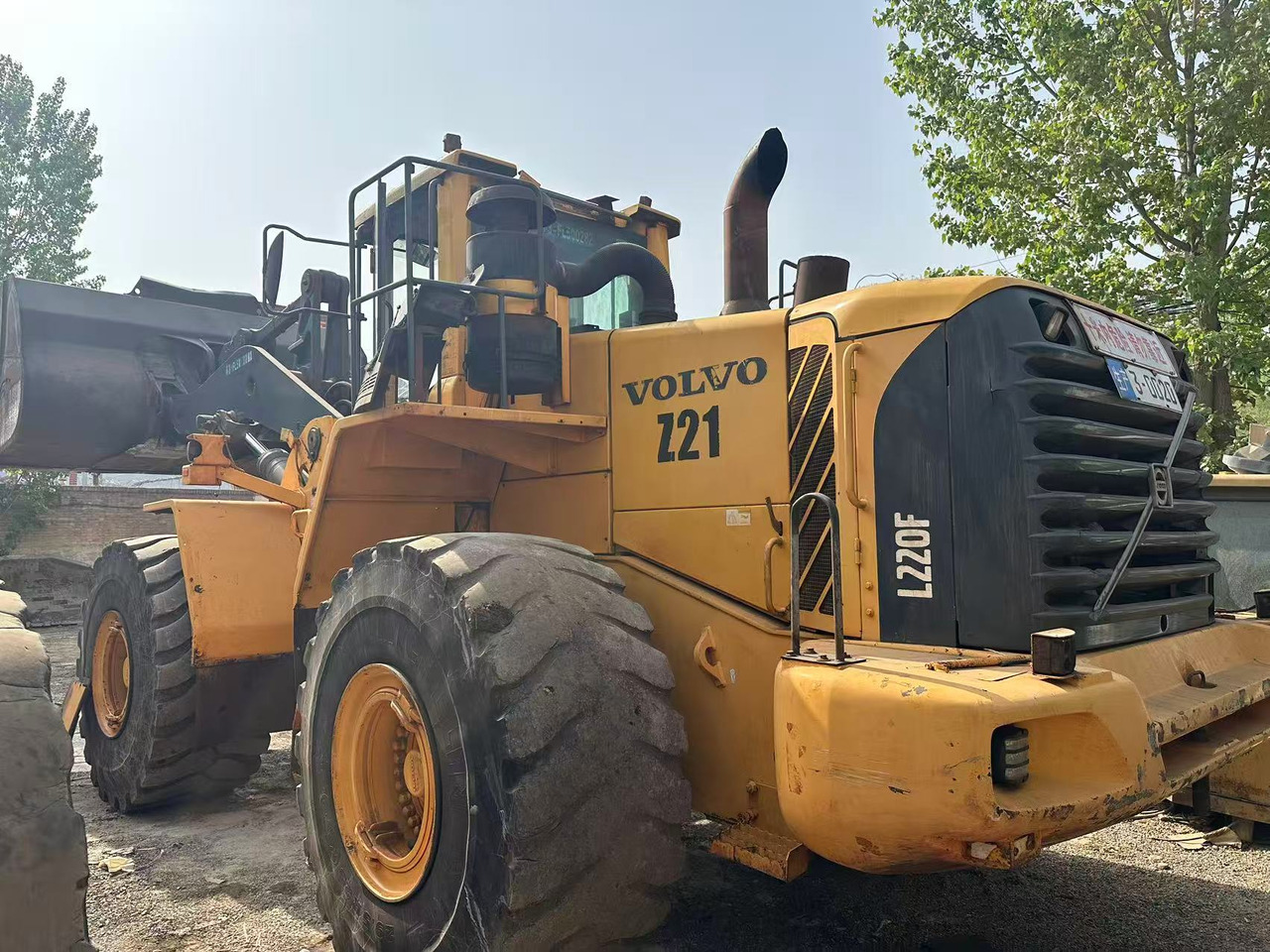 VOLVO L220F - Wheel loader: gambar 1 VOLVO L220F - Wheel loader: gambar 1