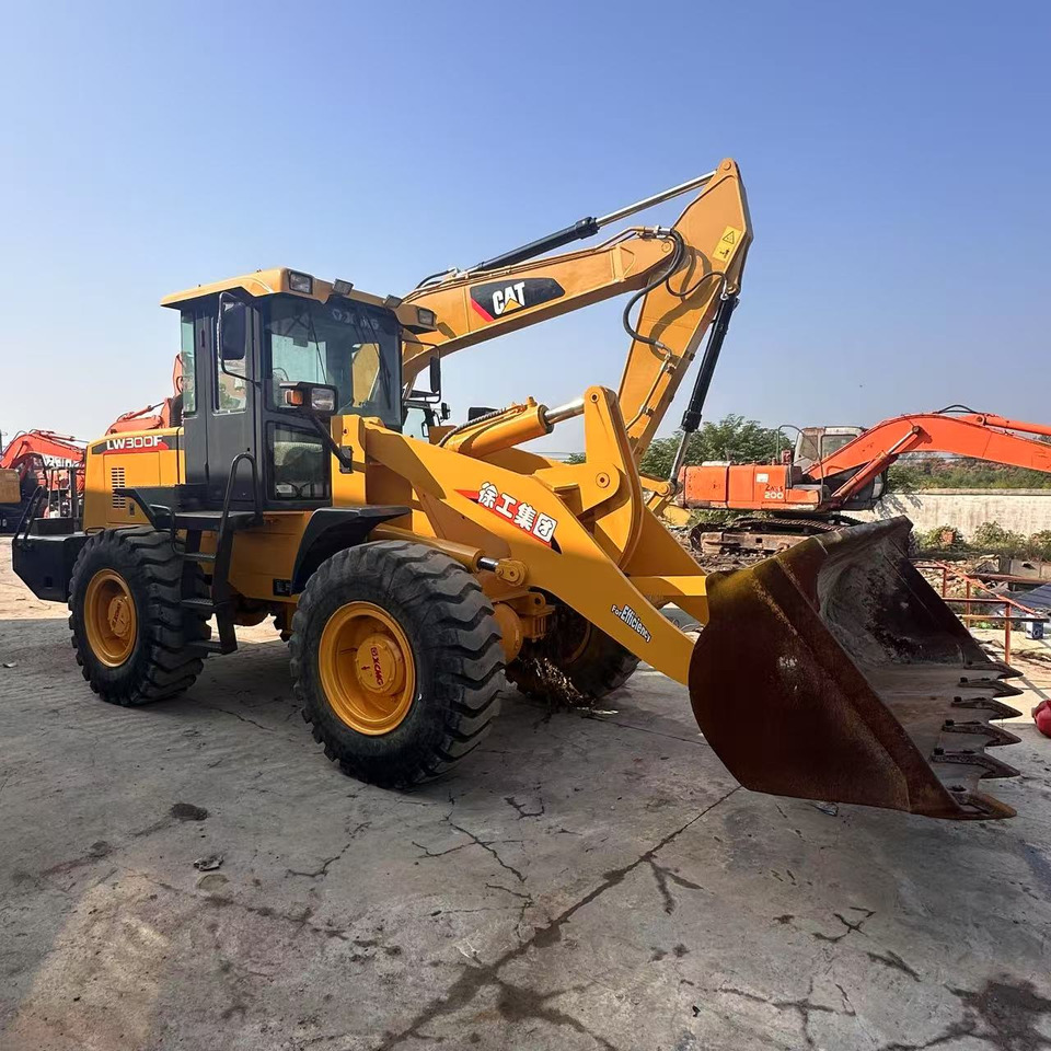 XCMG LW300F - Wheel loader: gambar 2 XCMG LW300F - Wheel loader: gambar 2