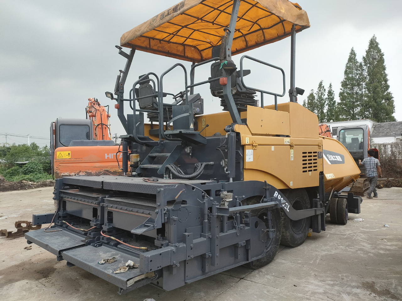XCMG RP602L - Paver aspal: gambar 4 XCMG RP602L - Paver aspal: gambar 4