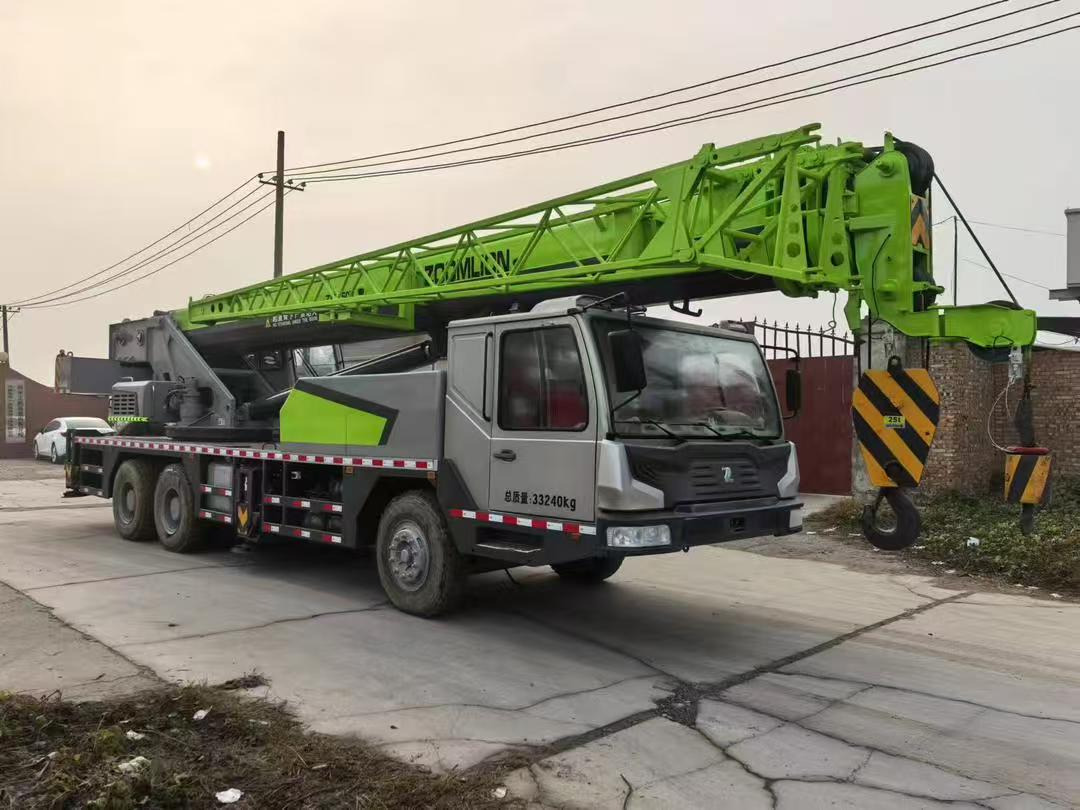 ZOOMLION ZTC250 - Derek bergerak: gambar 2 ZOOMLION ZTC250 - Derek bergerak: gambar 2