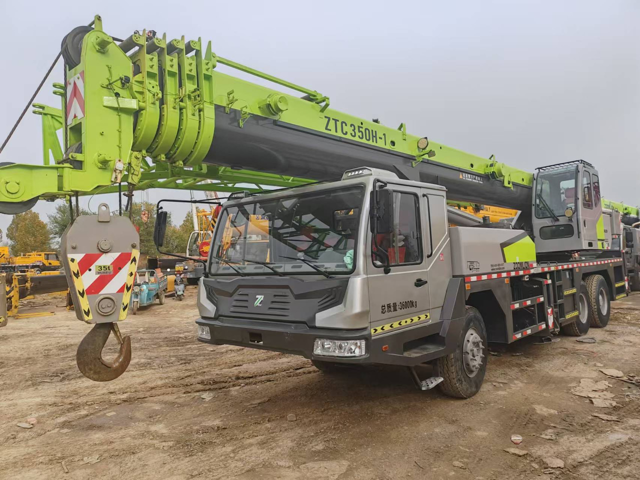 ZOOMLION ZTC350H - Derek bergerak: gambar 1 ZOOMLION ZTC350H - Derek bergerak: gambar 1