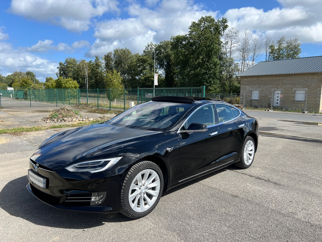 TESLA Model S 75D -Capacité de conduite autonome – Phase 2 – 93% SOH - Mobil sedan: gambar 1 TESLA Model S 75D -Capacité de conduite autonome – Phase 2 – 93% SOH - Mobil sedan: gambar 1