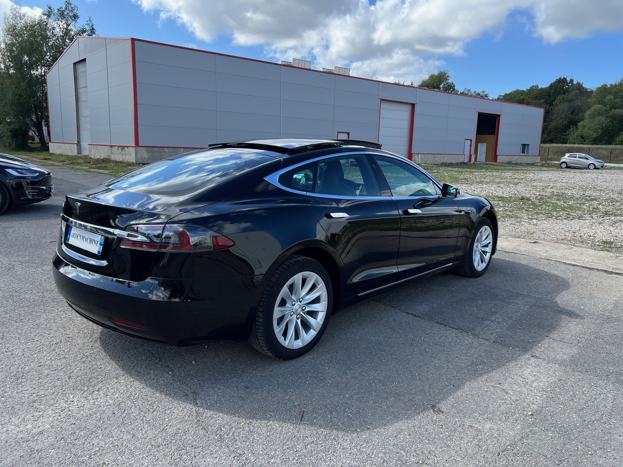 TESLA Model S 75D -Capacité de conduite autonome – Phase 2 – 93% SOH - Mobil sedan: gambar 2 TESLA Model S 75D -Capacité de conduite autonome – Phase 2 – 93% SOH - Mobil sedan: gambar 2