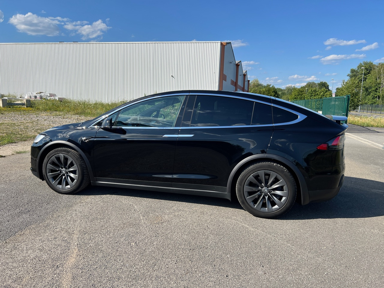 TESLA Model X 75D Autopilot SOH 93% 5 Places - Mobil SUV: gambar 3 TESLA Model X 75D Autopilot SOH 93% 5 Places - Mobil SUV: gambar 3