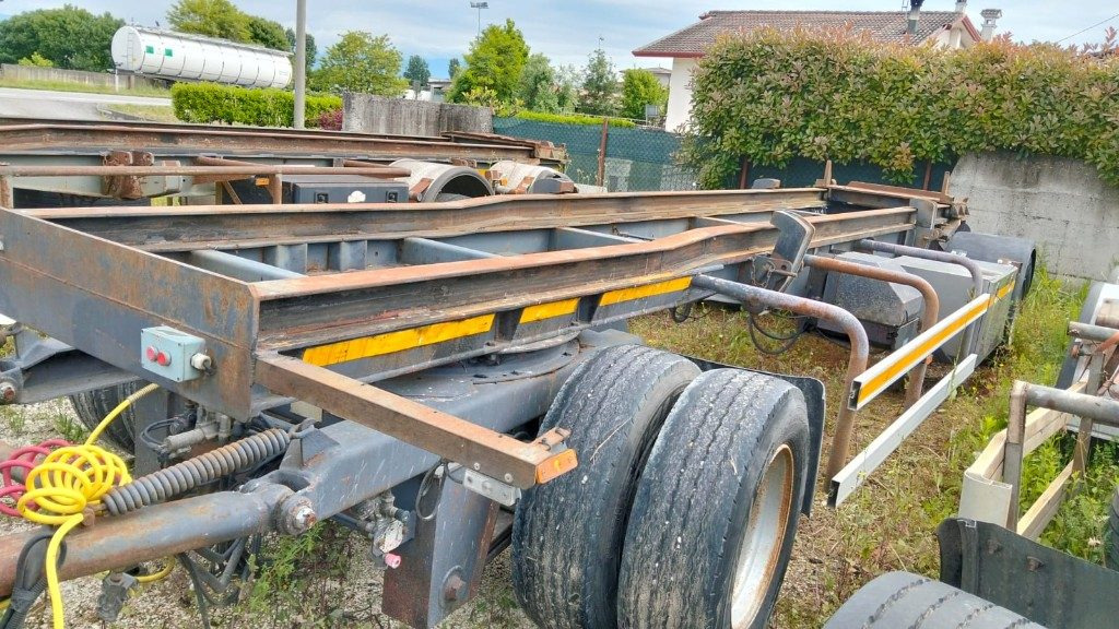 CARDI RIMORCHIO CARDI SCARRABILE PNEUMATICO - Trailer lewati: gambar 2 CARDI RIMORCHIO CARDI SCARRABILE PNEUMATICO - Trailer lewati: gambar 2