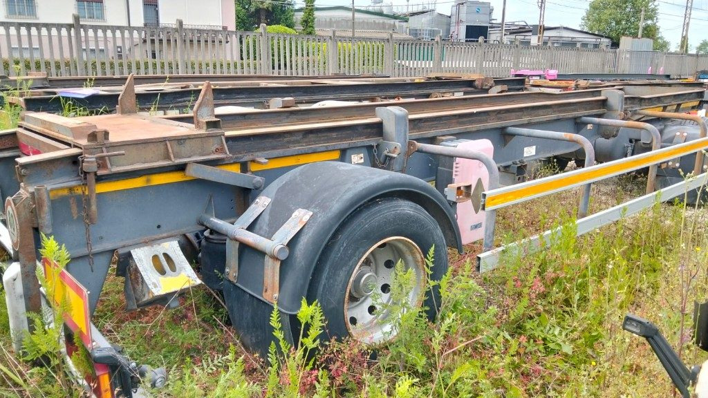 CARDI RIMORCHIO CARDI SCARRABILE PNEUMATICO - Trailer lewati: gambar 3 CARDI RIMORCHIO CARDI SCARRABILE PNEUMATICO - Trailer lewati: gambar 3