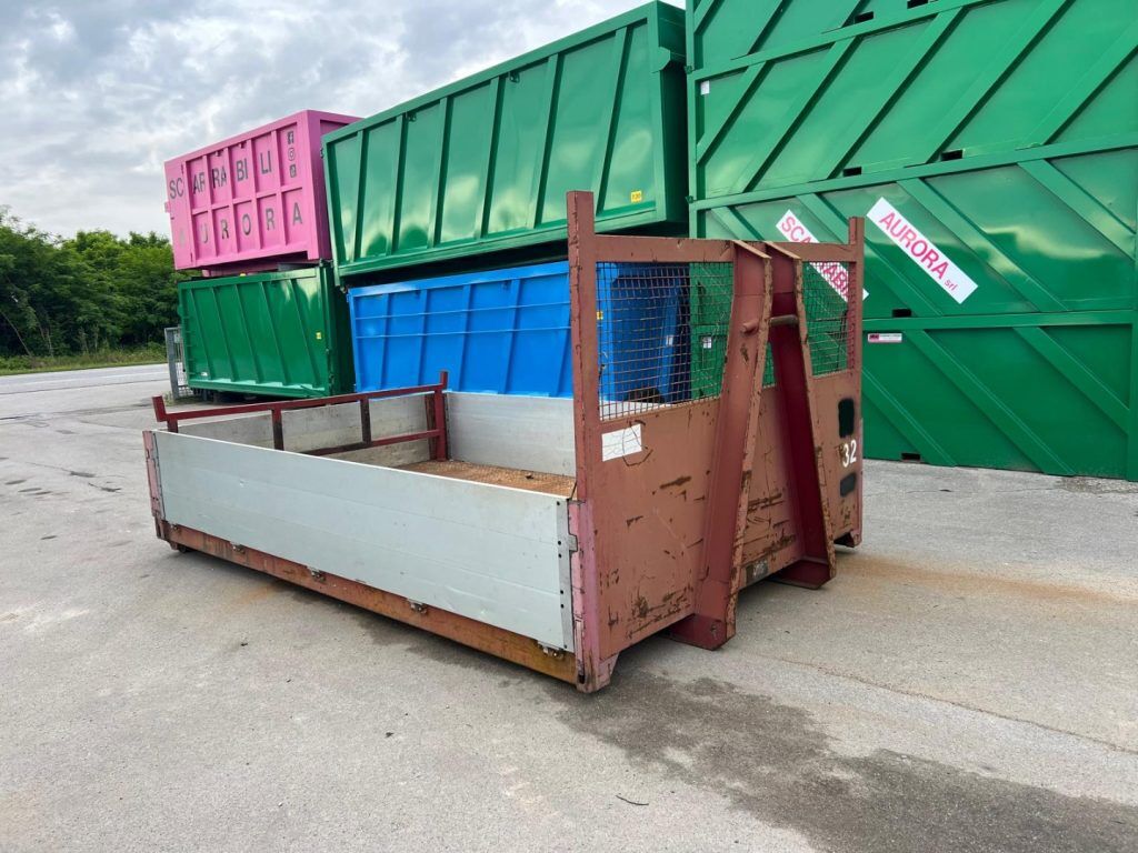 CONTAINER SCARRABILE A PIANALE CON SPONDE - Wadah kontainer: gambar 2 CONTAINER SCARRABILE A PIANALE CON SPONDE - Wadah kontainer: gambar 2