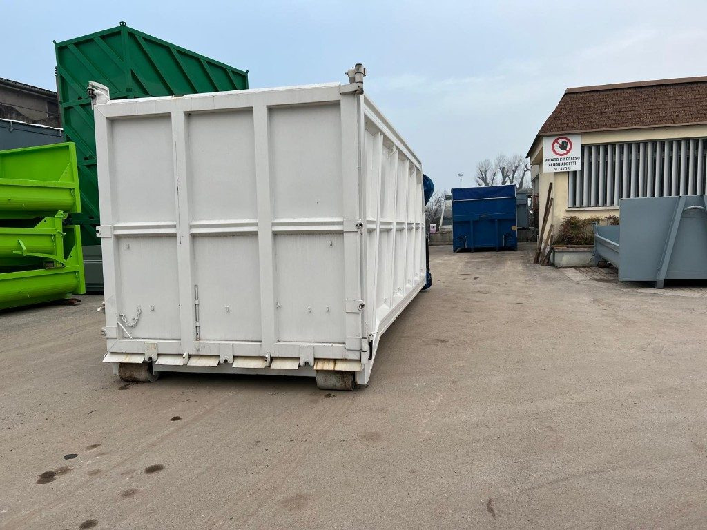 CONTAINER SCARRABILE USATO A CIELO APERTO CON GRU - Wadah kontainer: gambar 5 CONTAINER SCARRABILE USATO A CIELO APERTO CON GRU - Wadah kontainer: gambar 5