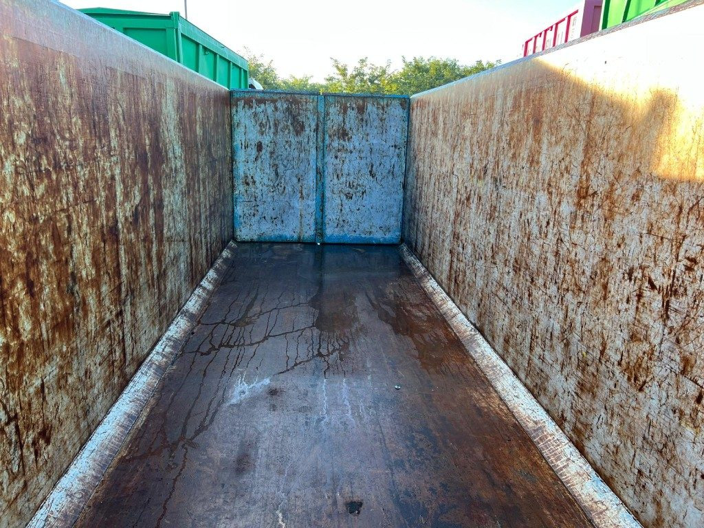 Wadah kontainer CONTAINER SCARRABILE USATO A CIELO APERTO: gambar 6 Wadah kontainer CONTAINER SCARRABILE USATO A CIELO APERTO: gambar 6