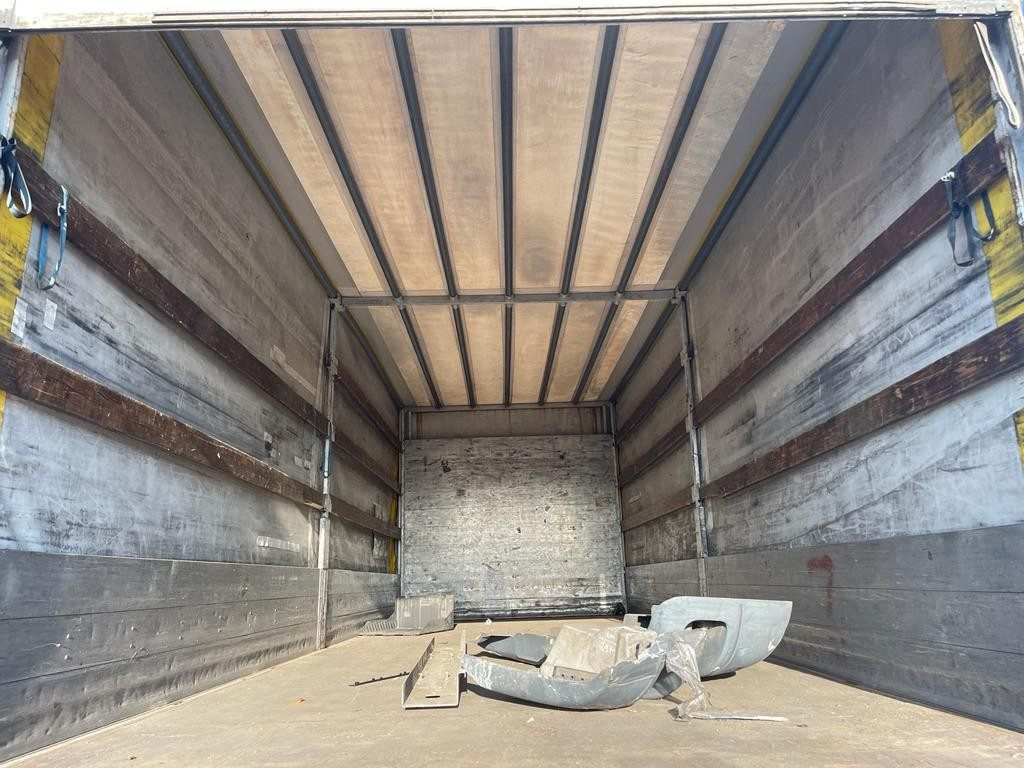 CONTAINER USATO CENTINATO NON SCARRABILE - Wadah kontainer: gambar 4 CONTAINER USATO CENTINATO NON SCARRABILE - Wadah kontainer: gambar 4