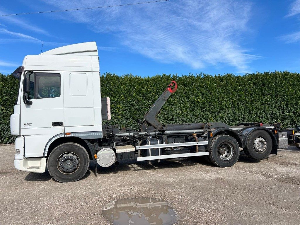 DAF XF530 SCARRABILE - Hook lift: gambar 3 DAF XF530 SCARRABILE - Hook lift: gambar 3