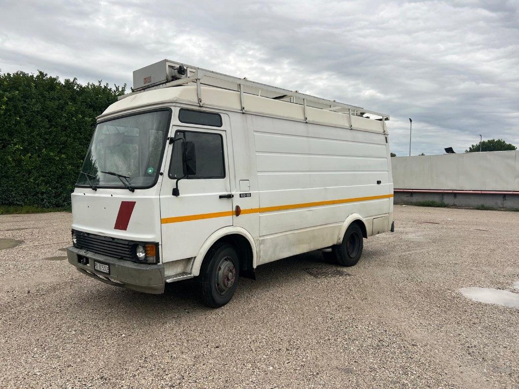 FIAT 60 10 - Van panel: gambar 1 FIAT 60 10 - Van panel: gambar 1