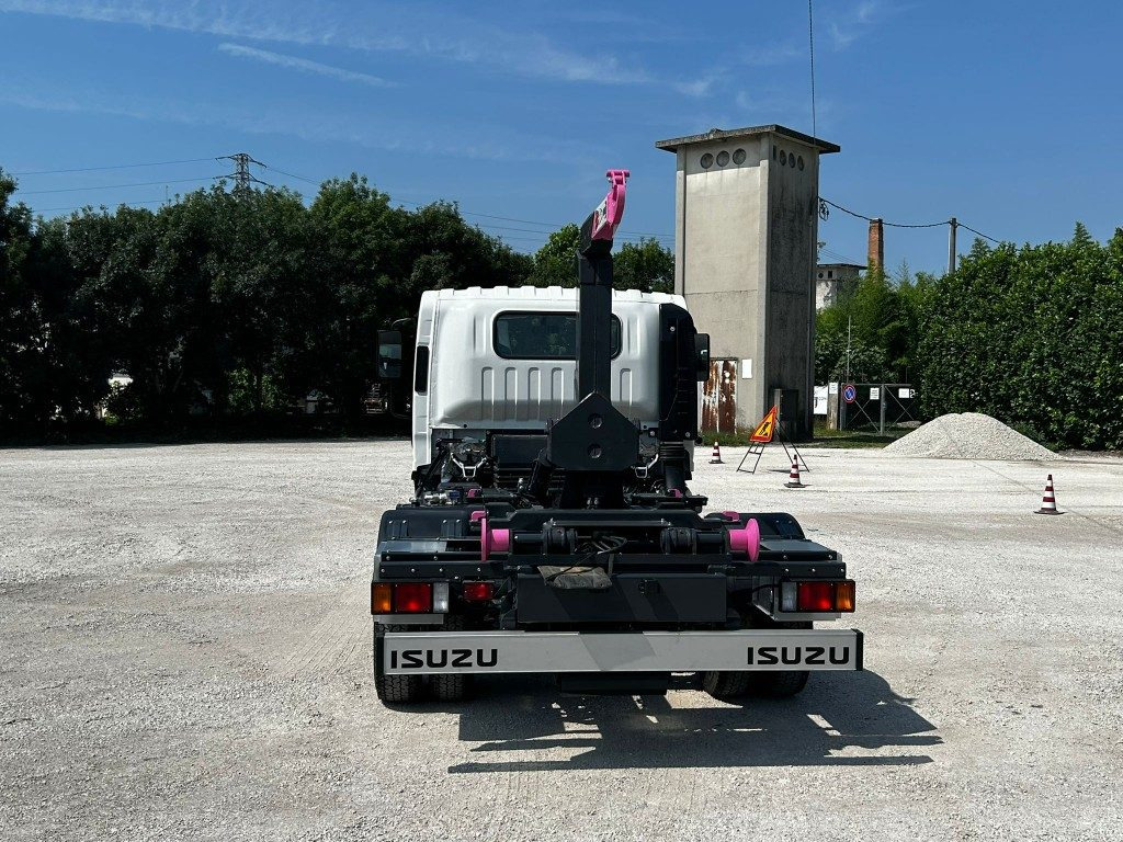 ISUZU P75 NUOVO SCARRABILE - Hook lift: gambar 4 ISUZU P75 NUOVO SCARRABILE - Hook lift: gambar 4