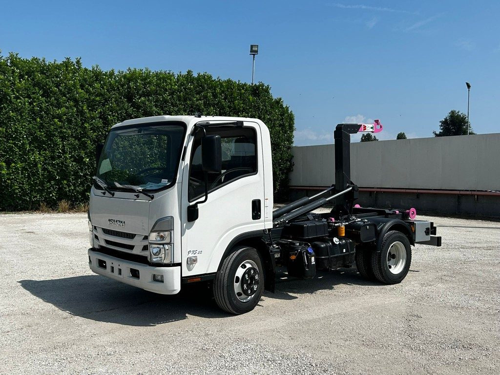 ISUZU P75 NUOVO SCARRABILE - Hook lift: gambar 1 ISUZU P75 NUOVO SCARRABILE - Hook lift: gambar 1