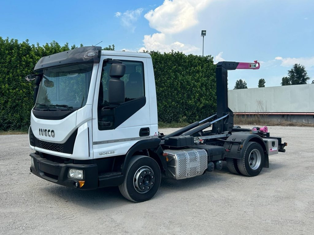 IVECO 120EL22 CON SCARRABILE NUOVO - Hook lift: gambar 1 IVECO 120EL22 CON SCARRABILE NUOVO - Hook lift: gambar 1