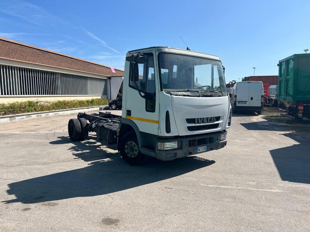 IVECO 80E15 A TELAIO - Truk sasis: gambar 2 IVECO 80E15 A TELAIO - Truk sasis: gambar 2
