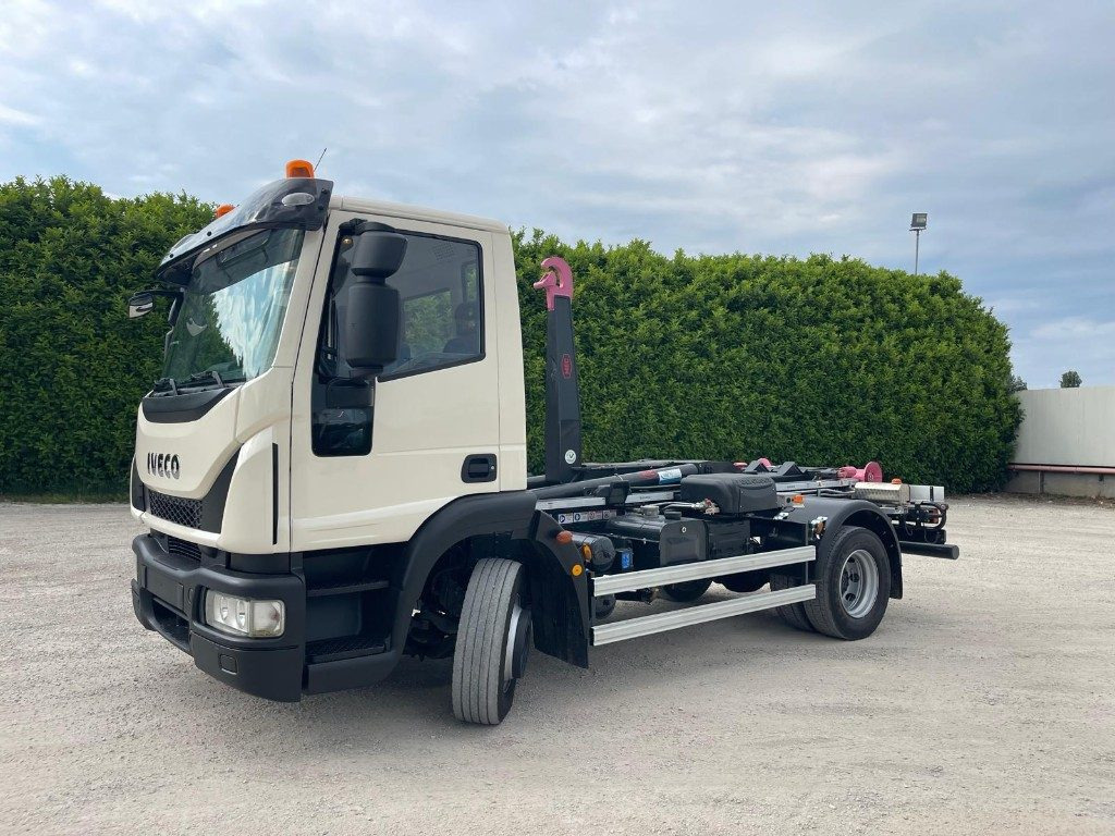 IVECO EUROCARGO 120E22 SCARRABILE - Hook lift: gambar 1 IVECO EUROCARGO 120E22 SCARRABILE - Hook lift: gambar 1