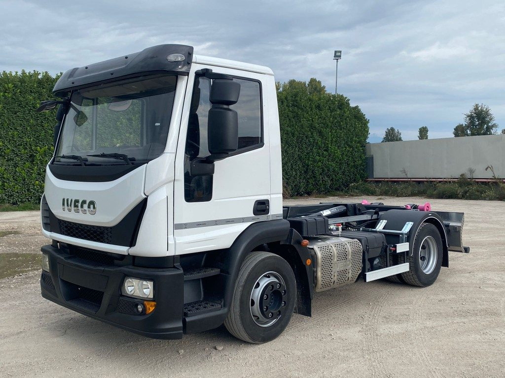 IVECO EUROCARGO 120E25 SCARRABILE - Hook lift: gambar 1 IVECO EUROCARGO 120E25 SCARRABILE - Hook lift: gambar 1