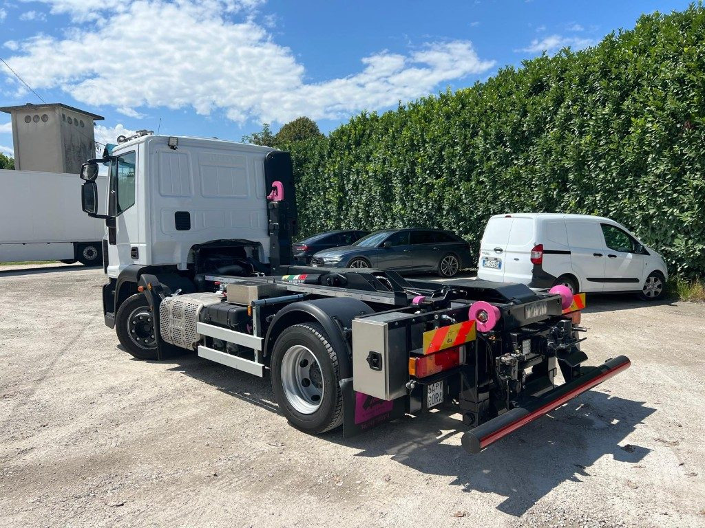 IVECO EUROCARGO 120E28 CON SCARRABILE NUOVO - Hook lift: gambar 3 IVECO EUROCARGO 120E28 CON SCARRABILE NUOVO - Hook lift: gambar 3