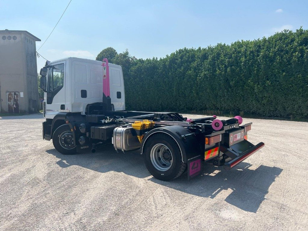 IVECO EUROCARGO 140E25 SCARRABILE - Hook lift: gambar 3 IVECO EUROCARGO 140E25 SCARRABILE - Hook lift: gambar 3