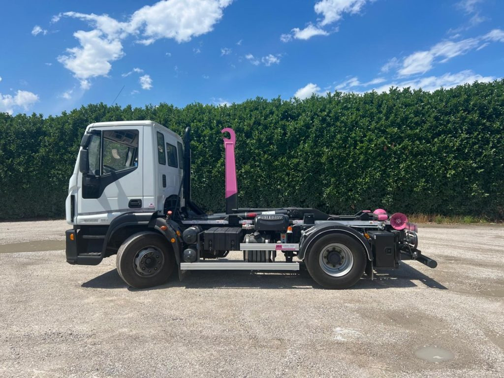 IVECO EUROCARGO 160E25 SCARRABILE - Hook lift: gambar 2 IVECO EUROCARGO 160E25 SCARRABILE - Hook lift: gambar 2