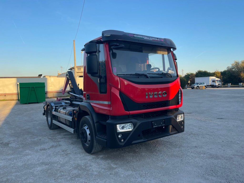 IVECO EUROCARGO 160E32 CON SCARRABILE NUOVO - Hook lift: gambar 3 IVECO EUROCARGO 160E32 CON SCARRABILE NUOVO - Hook lift: gambar 3