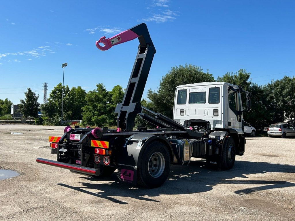 IVECO EUROCARGO 180E32K NUOVO SCARRABILE - Hook lift: gambar 5 IVECO EUROCARGO 180E32K NUOVO SCARRABILE - Hook lift: gambar 5