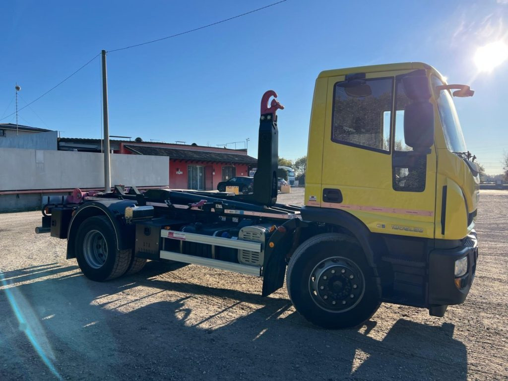 Hook lift IVECO EUROCARGO 180EL28 SCARRABILE: gambar 8